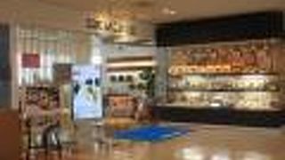 スカイラインBセットをオーダー、地元の鶏を使ったお料理にドリンクもついて1200円