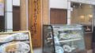 ハンドドリップコーヒーとケーキ