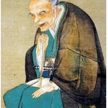 迎接院の墓地には、薬草学者小野蘭山の墓が収められています。