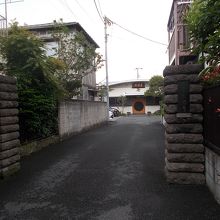 奥が本堂です。