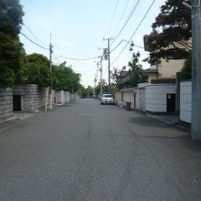 練馬十一ケ寺の通りです。受用院は、写真の右側にあります。