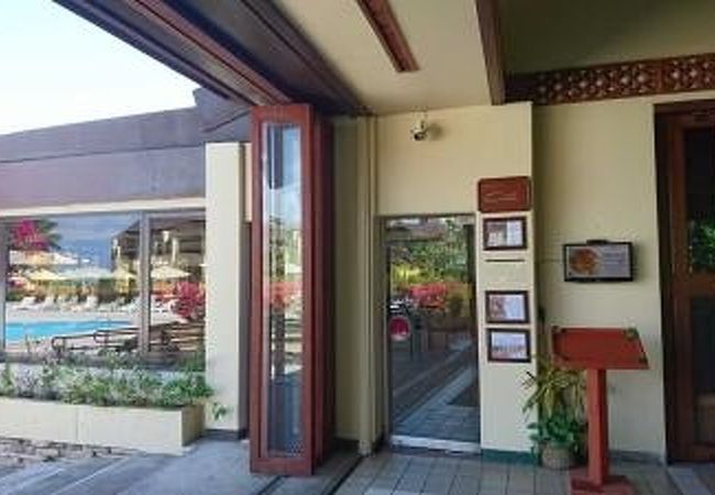 朝食はhotelで。