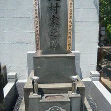 二所ノ関勝巳の墓です。実名の北村家の墓となっていますので注意