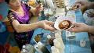 この市場で...なぜか...「プリン」...を食べる 笑）（タンディン市場Cho Tan Dinh／ホーチミン／ベトナム）