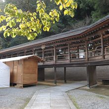 二つの神殿を結ぶ