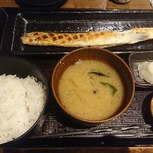 サーモンハラス干し定食