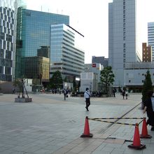 駅前の広場です