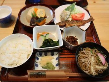 剣山頂上ヒュッテ　雲海荘 写真