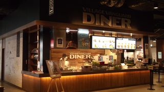 ボリュームたっぷりのハンバーガー