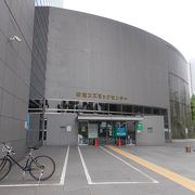 地下鉄東京メトロ副都心線西早稲田駅から南のエリアにあります。
