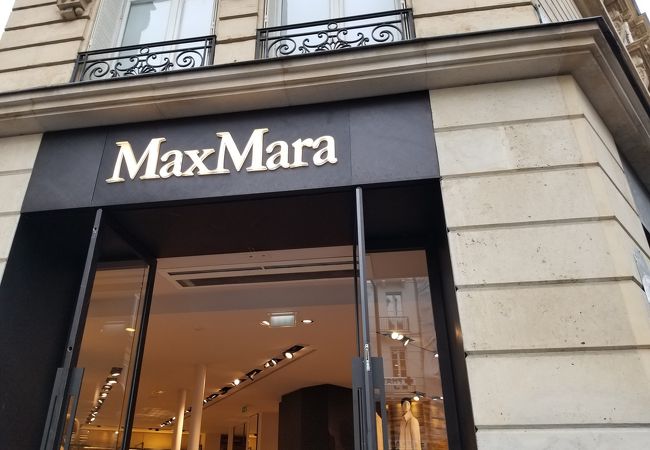 マックス マーラ (サン ジェルマン デ プレ店)