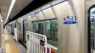 混んでいる電車と空いている電車に分かれていました