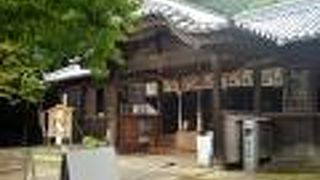 高台にある拝殿