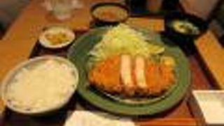 分厚く切られたお肉は濃厚な味で、大変に美味しく頂くことが出来ました。