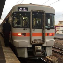 多治見駅にて。太多線のキハ25。