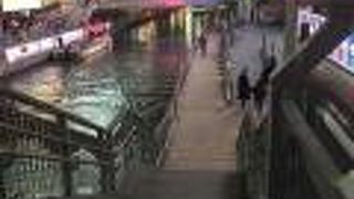 道頓堀川沿いのウォークデッキ