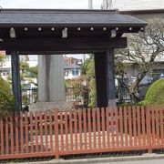 諏訪神社近くの住宅地に残されていました