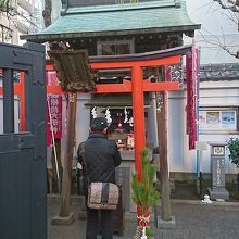 鳥居と祠