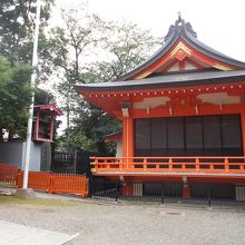 左手にあります。