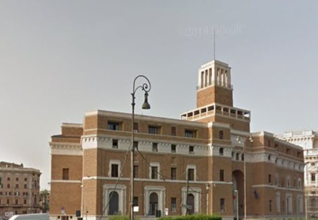 こんなところで裁判が