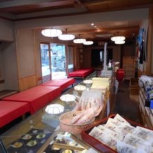 京都鶴屋鶴寿庵店内