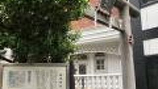 １０８６年創建と歴史がある