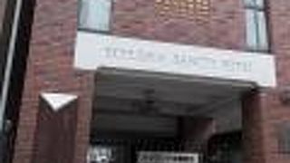 JR山手線駒込駅から南のエリアにあります。