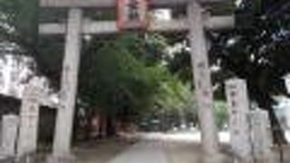 JR山手線駒込駅から南のエリアにあります。