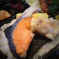 朝食の弁当。。。バイキングとは大違い