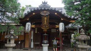 京の七口の一つ荒神口の名称も当寺から