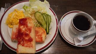 おばちゃんが一人でやっている小さな喫茶店