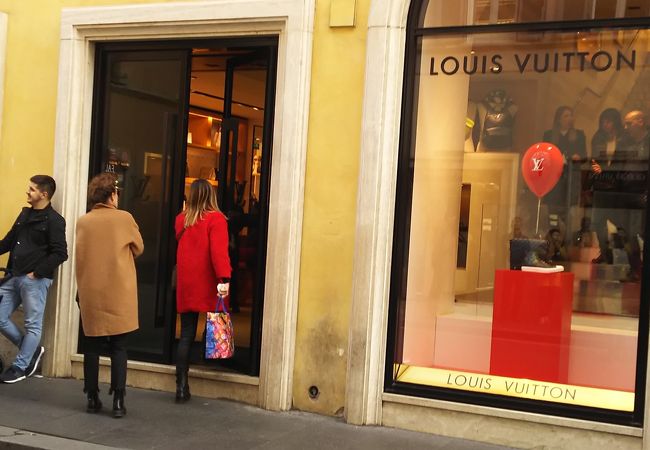 ルイ ヴィトン (コンドッティ店)