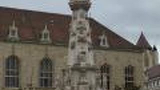 マーチャーシュ教会のとなり