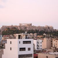 バルコニーからパルテノン神殿が見えます。