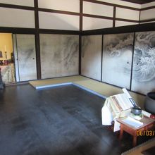 方丈の巨大な竜の襖絵