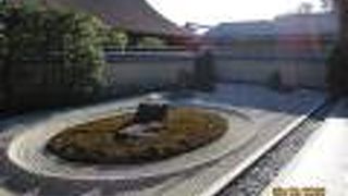 洛北の苔寺と呼ばれ４つの趣の異なる庭園が素晴らしい。