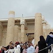 パルテノン神殿に向かう荘厳な門