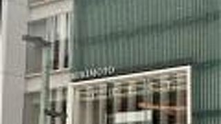 真珠で有名な宝飾店の本店