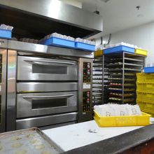 焼き立てがどんどん売れていきます