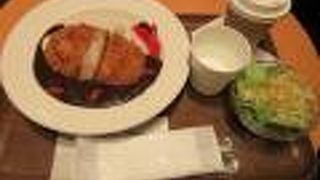 黒ゴマカレーをオーダーしました。