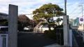 近代的なデザインの本堂