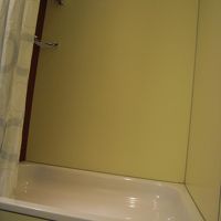 浴槽はナイロン製のカ－テン付