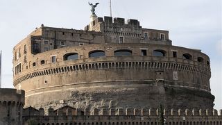 ローマはテベレ川の辺にある城塞