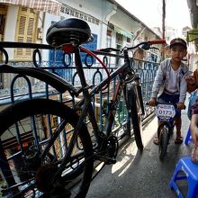 住民と思われる餓鬼が急接近。