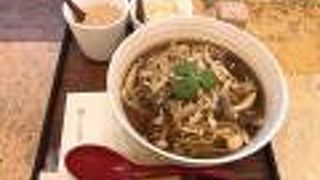 そば　「抹茶カフェ＆スィーツ　RIQ（りきゅう）」　狸小路5丁目