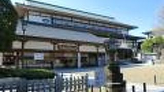 大きな建物です