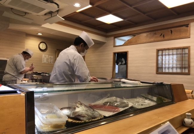 本館が行列でも別館なら入れる場合があります