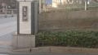 車通りの多い橋