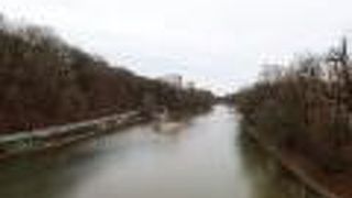 マクシミリアンシュ橋からは微妙な景色