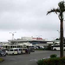 ターミナル外観。